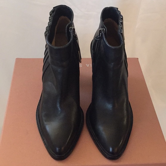 L.A.M.B Todd Leather Ankle Boot Bootie Black - Picture 2 of 8